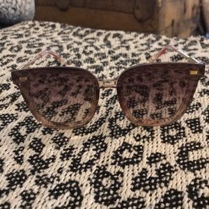 NEWW Trendy Sunglasses!